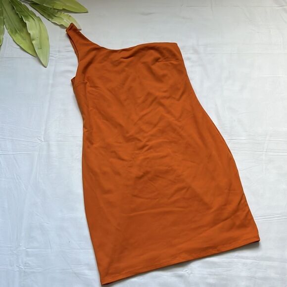 𝅺⭐️DYNAMITE One Shoulder Mini Dress⭐️ - Picture 4 of 11